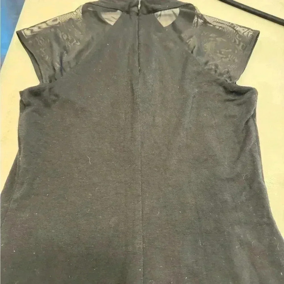 Bailey/44 black top with sheer cap sleeves and Sheer V-Front insert zip back XS - Picture 9 of 11